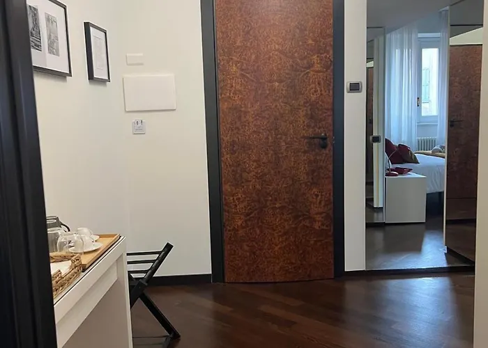 Palazzo Alm 招待所 3*