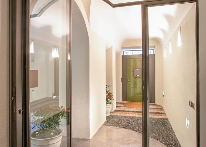 Palazzo Alm 招待所 3*